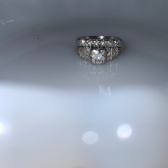 Platinum iridium wedding set .75 karats - Picture 3 of 7